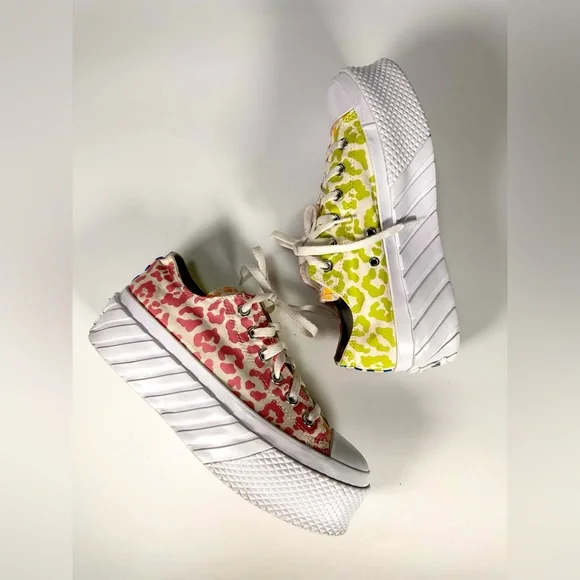 Converse Chuck Taylor Wild
All Star 2X Lift Platform Sneakers - Picture 6 of 9